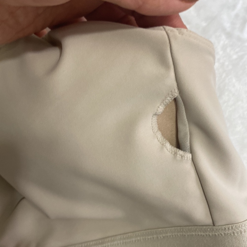 Old Navy Sports Bra L - Picture 6 of 7